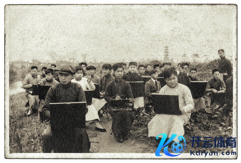 丁悚，上海好意思专学生龙华户外写生存动，1918年
